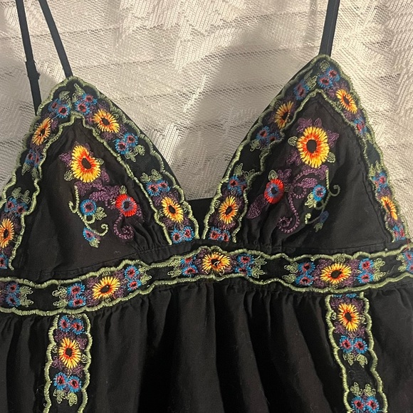 Angie embroidered dress /long tank - Picture 5 of 5